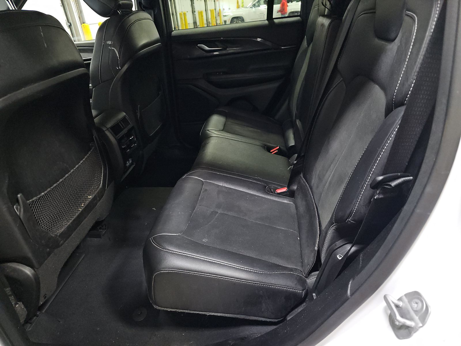 2023 Jeep Grand Cherokee Altitude AWD