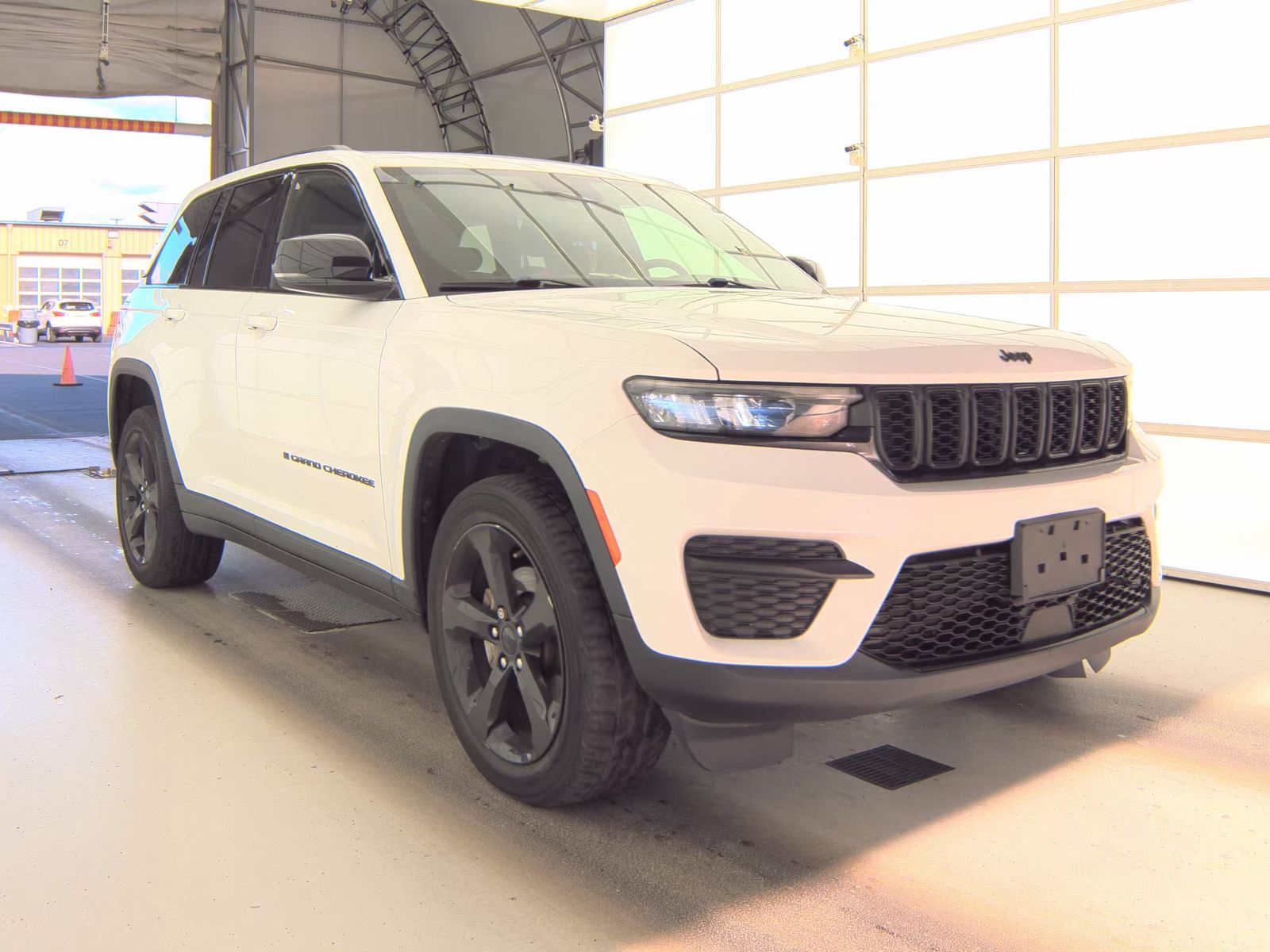 2023 Jeep Grand Cherokee Altitude AWD