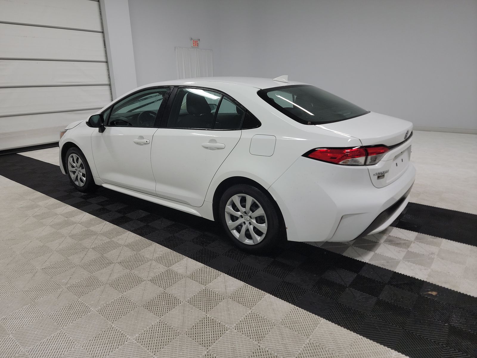 2020 Toyota Corolla LE FWD