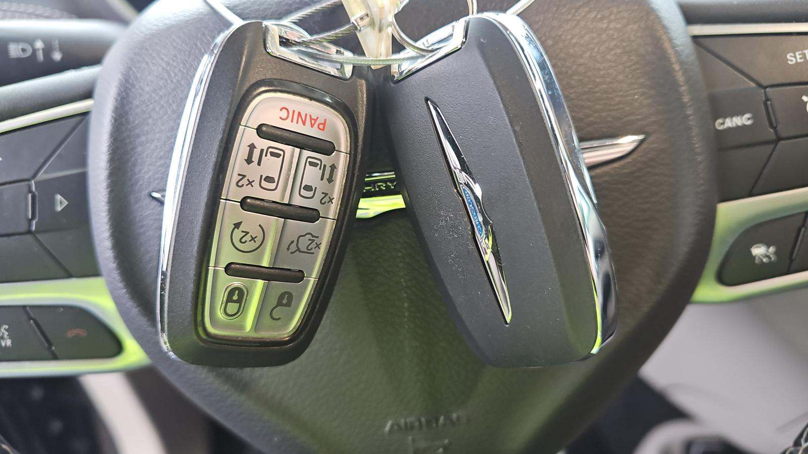 2024 Chrysler Pacifica Hybrid Select FWD