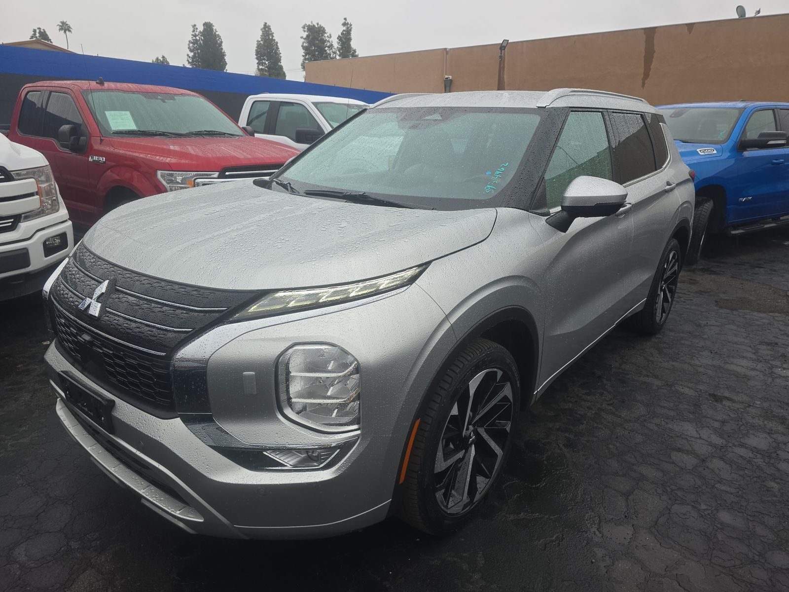 2023 Mitsubishi Outlander SE AWD