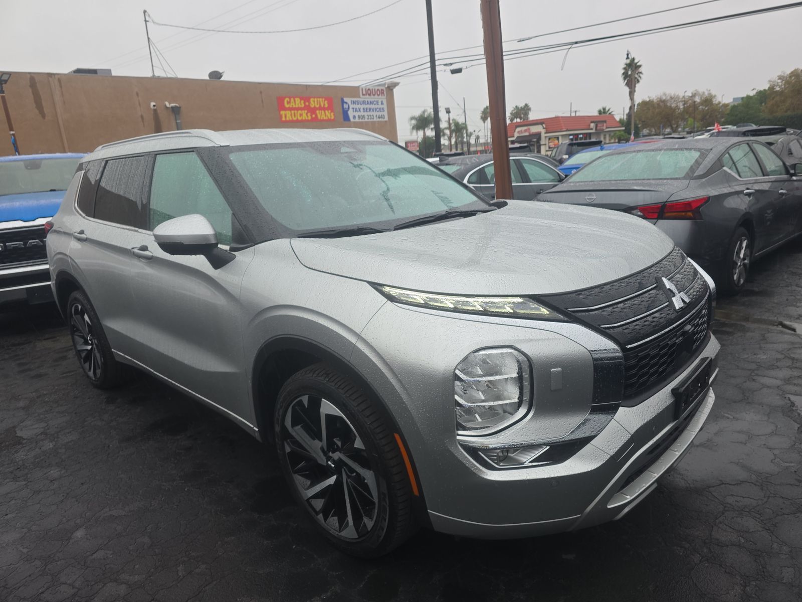 2023 Mitsubishi Outlander SE AWD