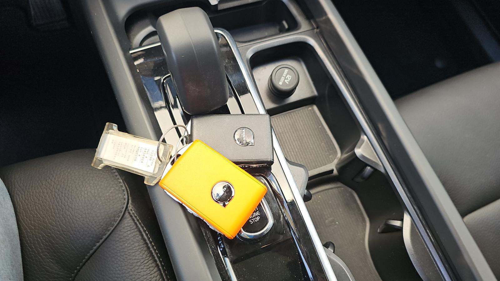 2025 Volvo XC60 B5 Plus AWD