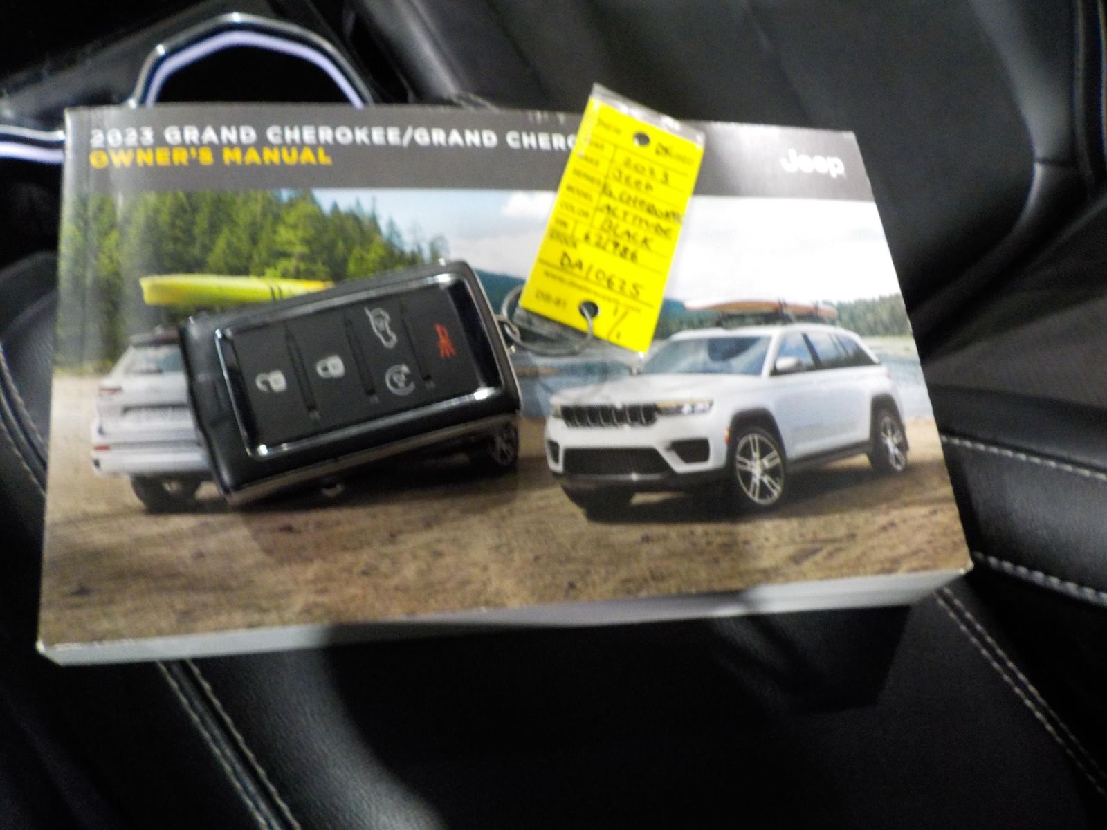 2023 Jeep Grand Cherokee Altitude AWD