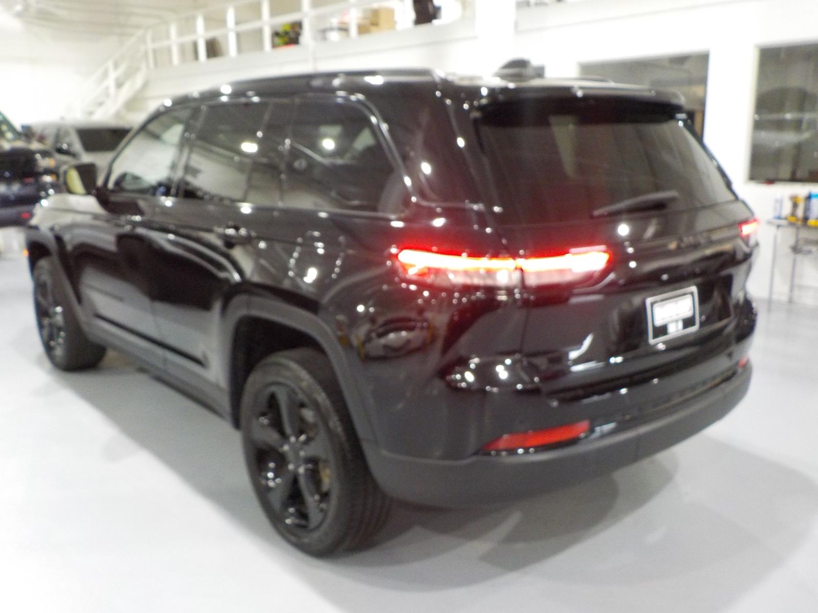 2023 Jeep Grand Cherokee Altitude AWD