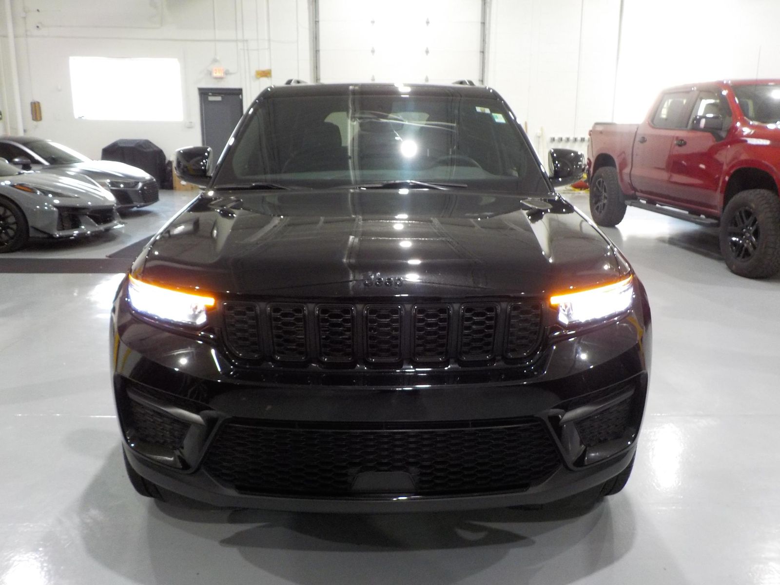 2023 Jeep Grand Cherokee Altitude AWD