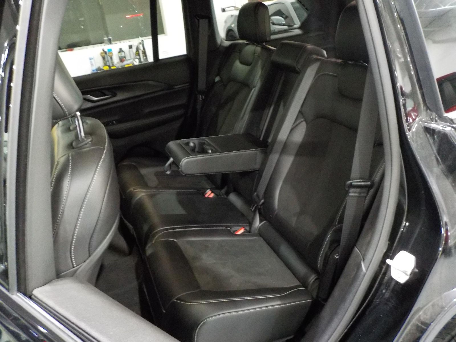 2023 Jeep Grand Cherokee Altitude AWD