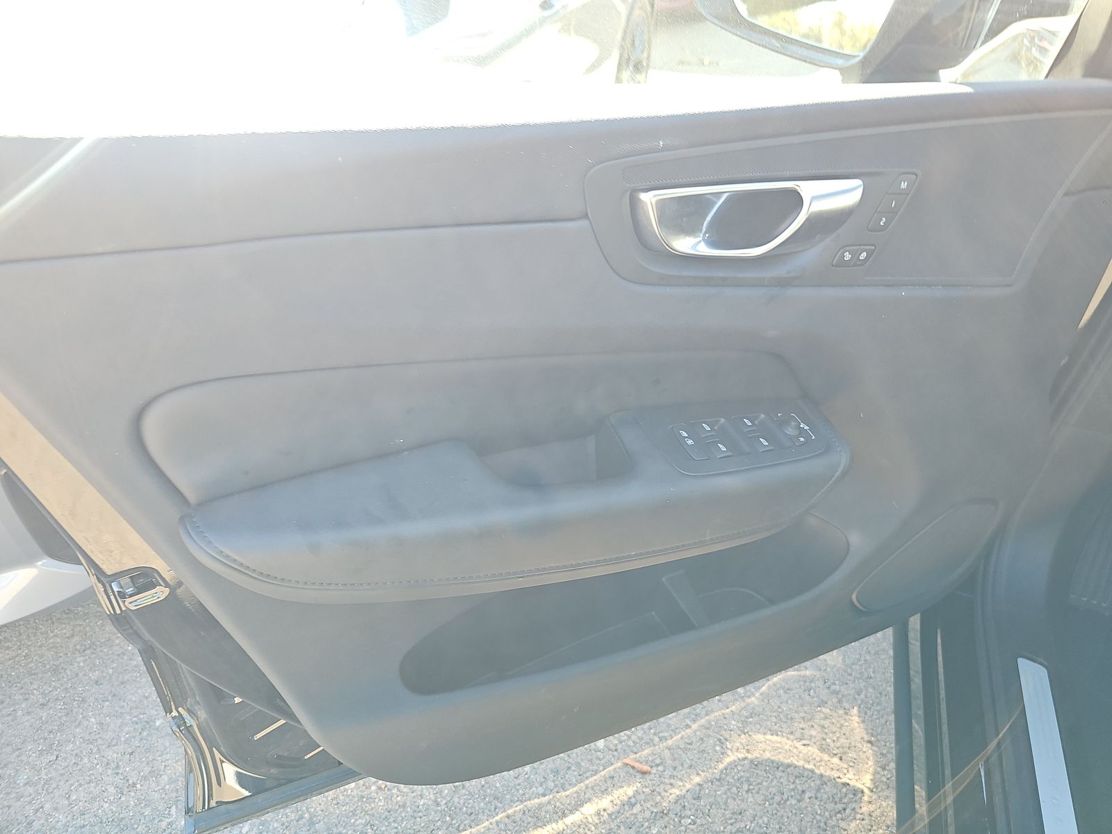 2025 Volvo XC60 B5 Plus AWD