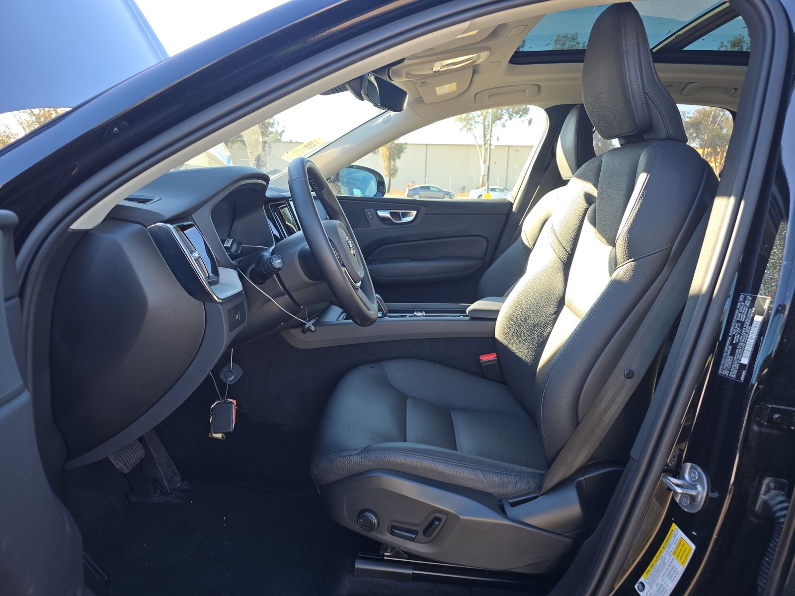 2025 Volvo XC60 B5 Plus AWD