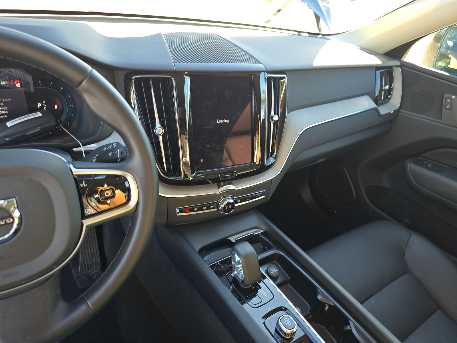 2025 Volvo XC60 B5 Plus AWD