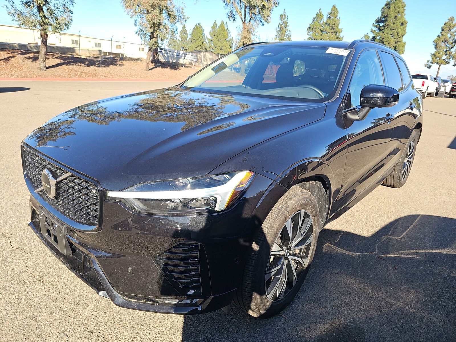 2025 Volvo XC60 B5 Plus AWD