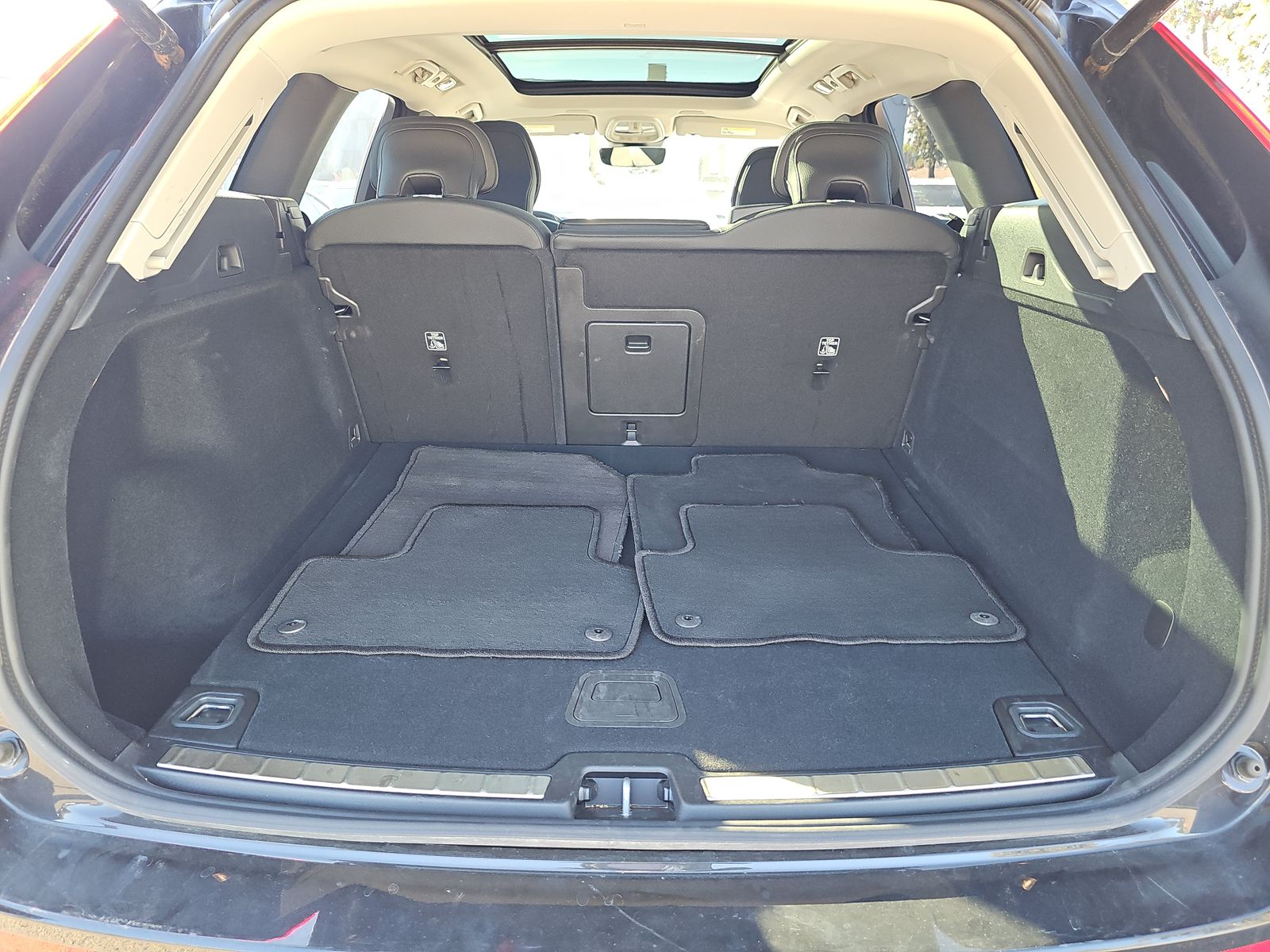 2025 Volvo XC60 B5 Plus AWD