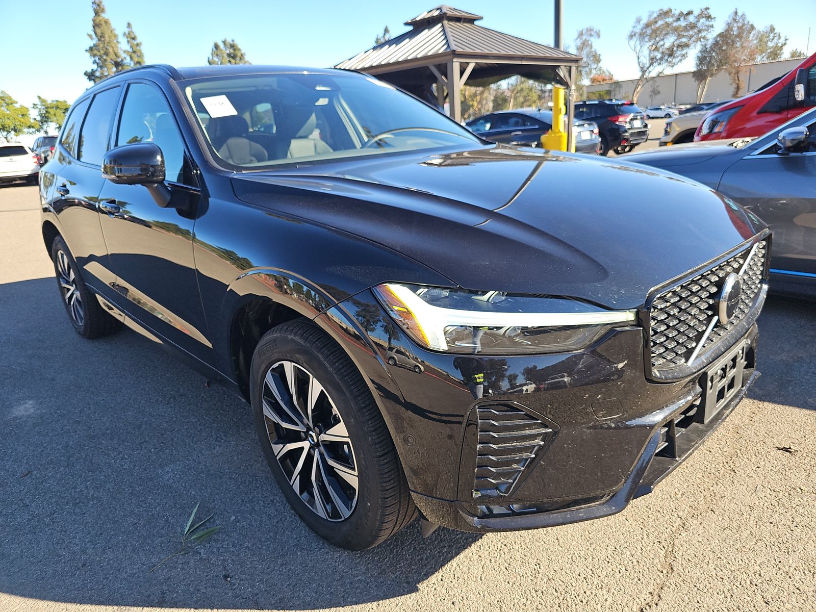 2025 Volvo XC60 B5 Plus AWD