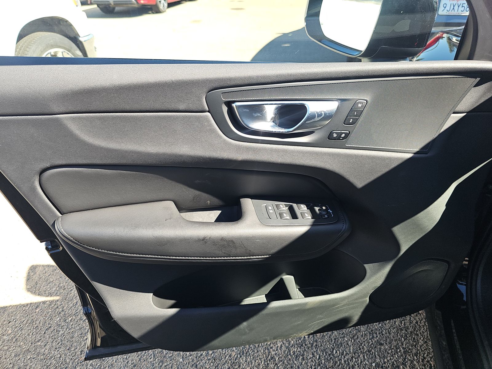 2025 Volvo XC60 B5 Plus AWD