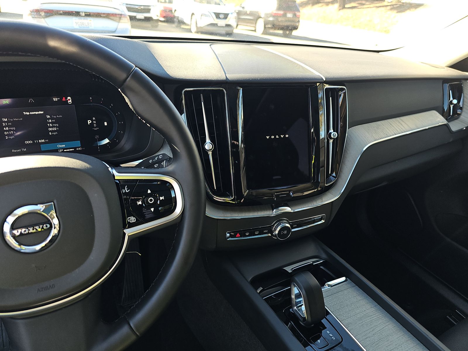 2025 Volvo XC60 B5 Plus AWD