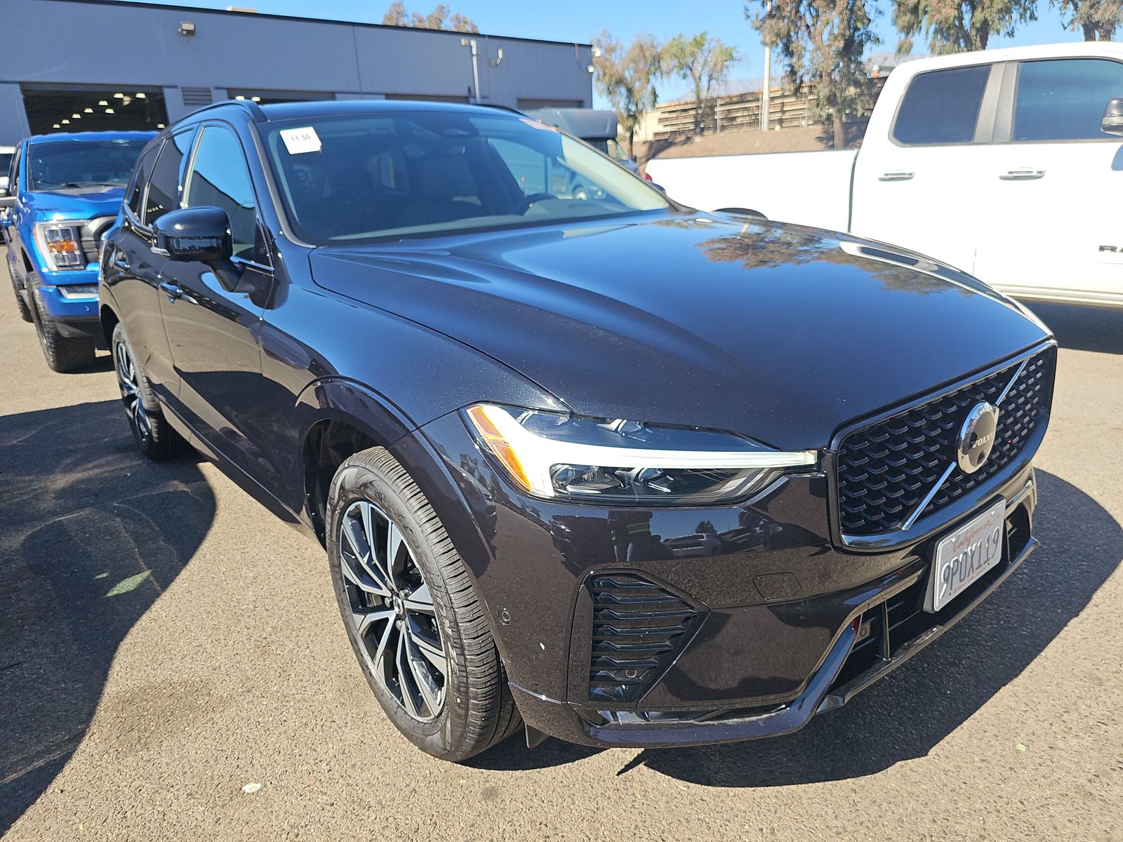 2025 Volvo XC60 B5 Plus AWD
