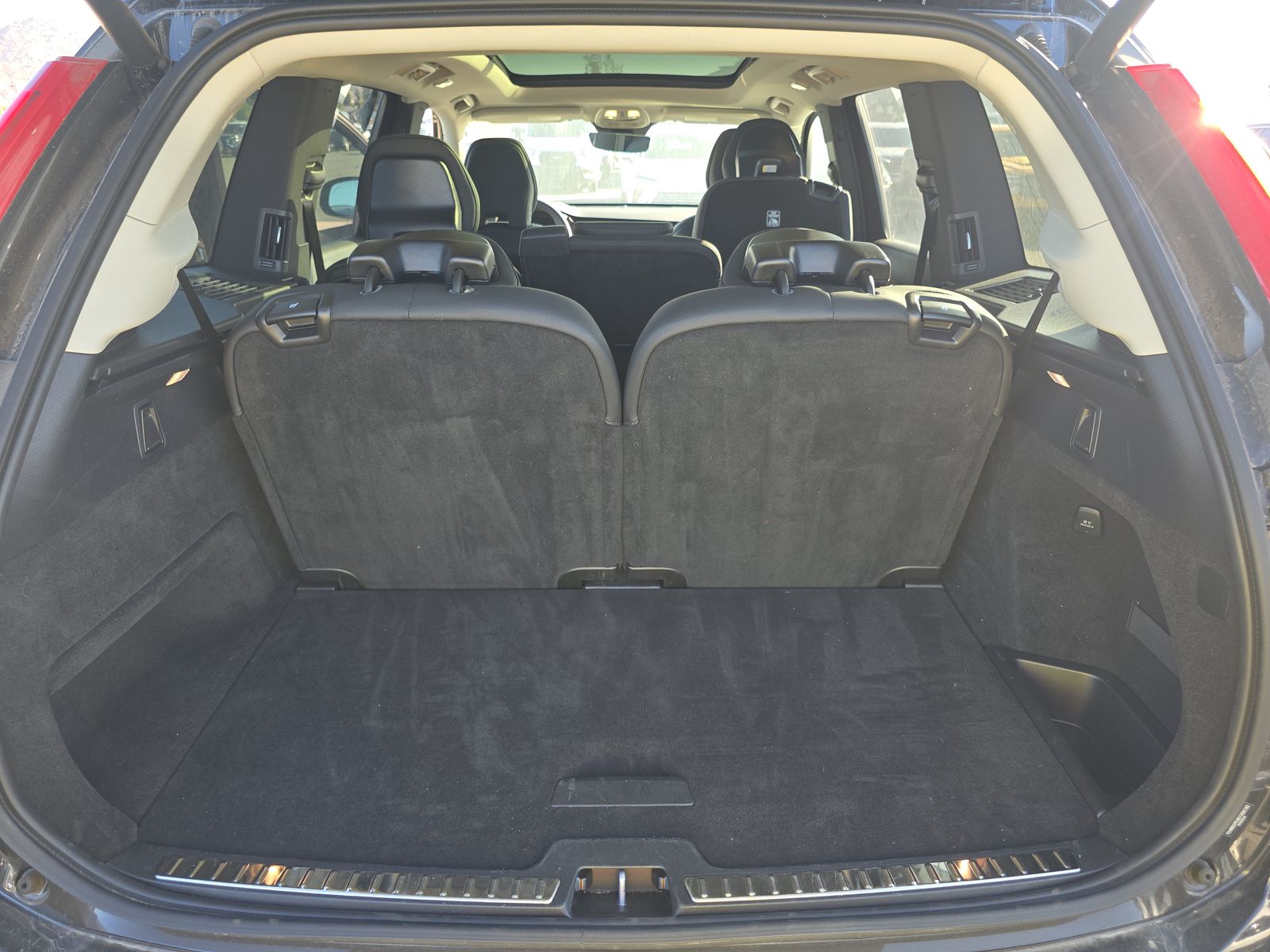 2025 Volvo XC90 B6 Plus AWD