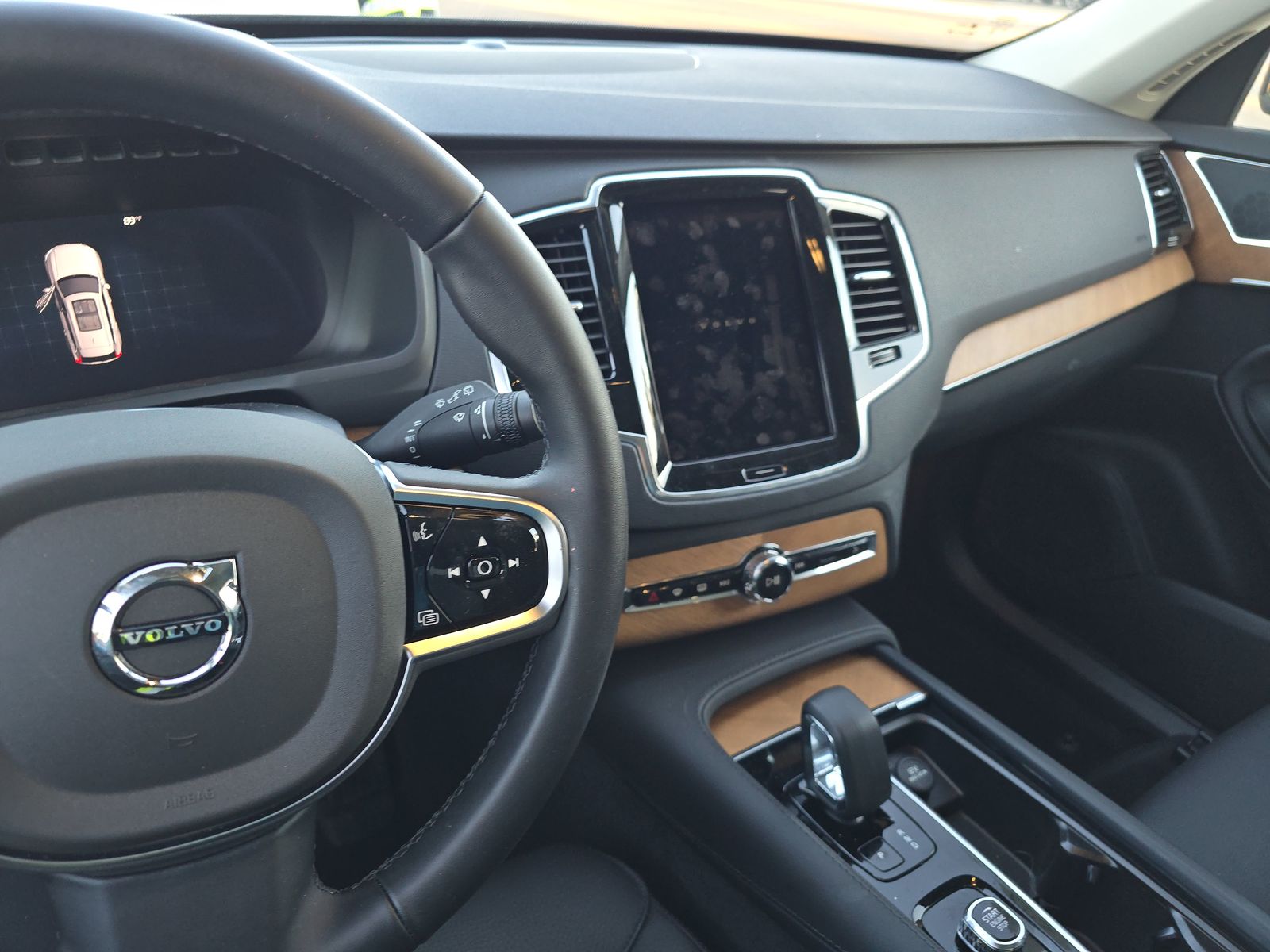 2025 Volvo XC90 B6 Plus AWD