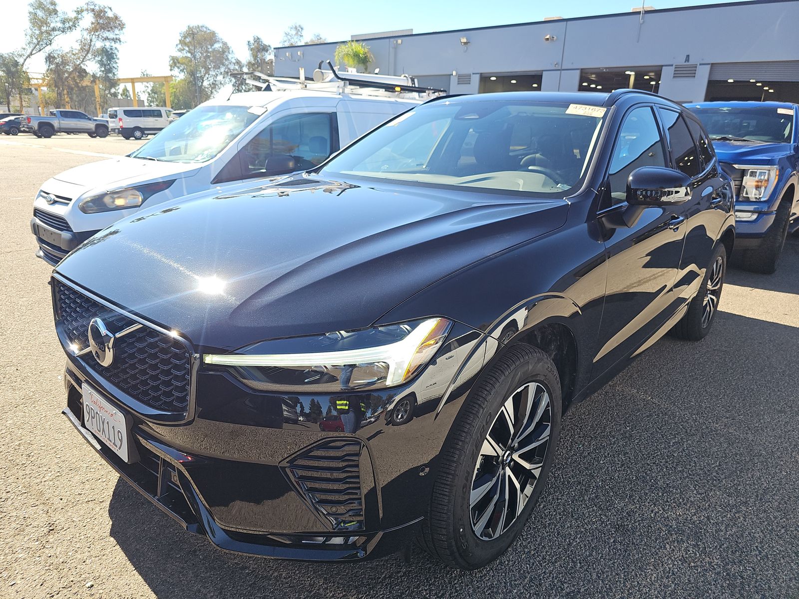 2025 Volvo XC60 B5 Plus AWD