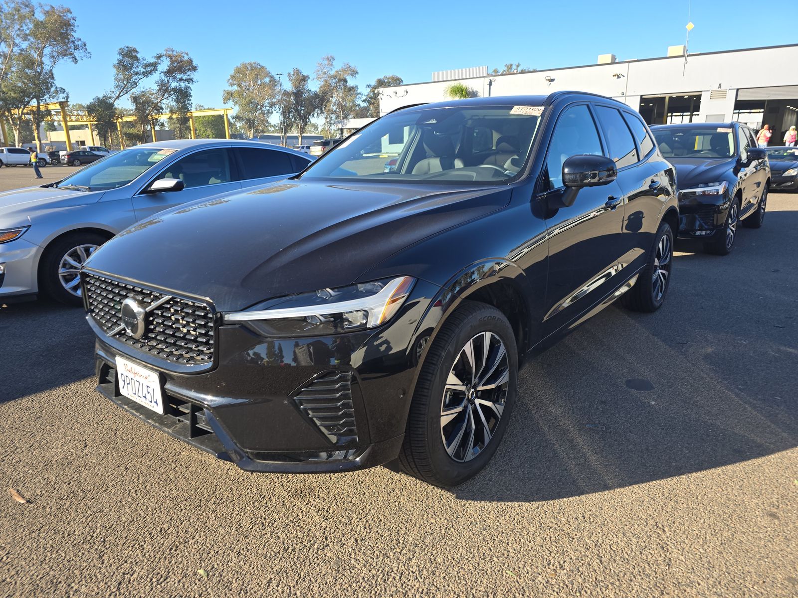 2025 Volvo XC60 B5 Plus AWD