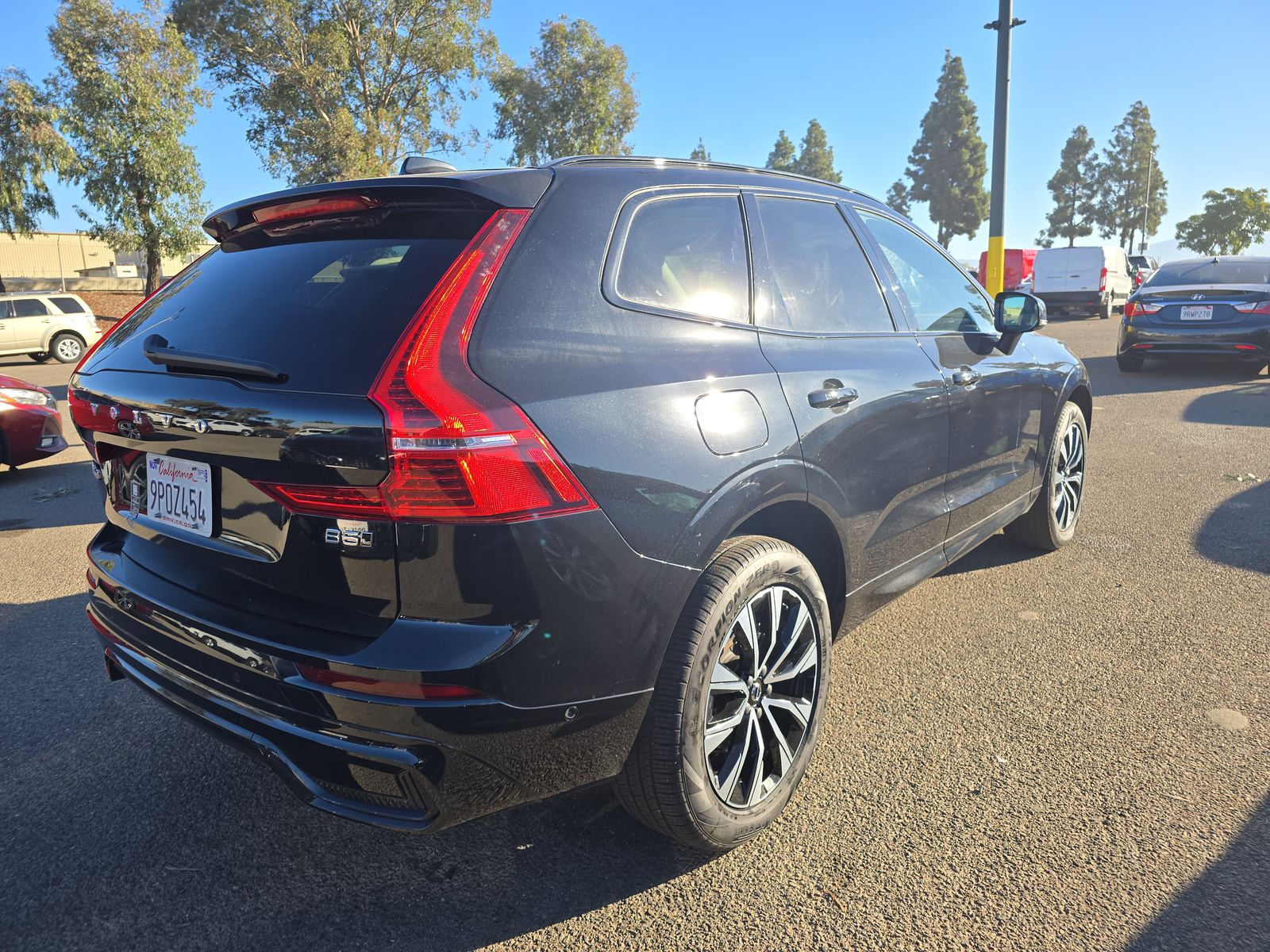 2025 Volvo XC60 B5 Plus AWD