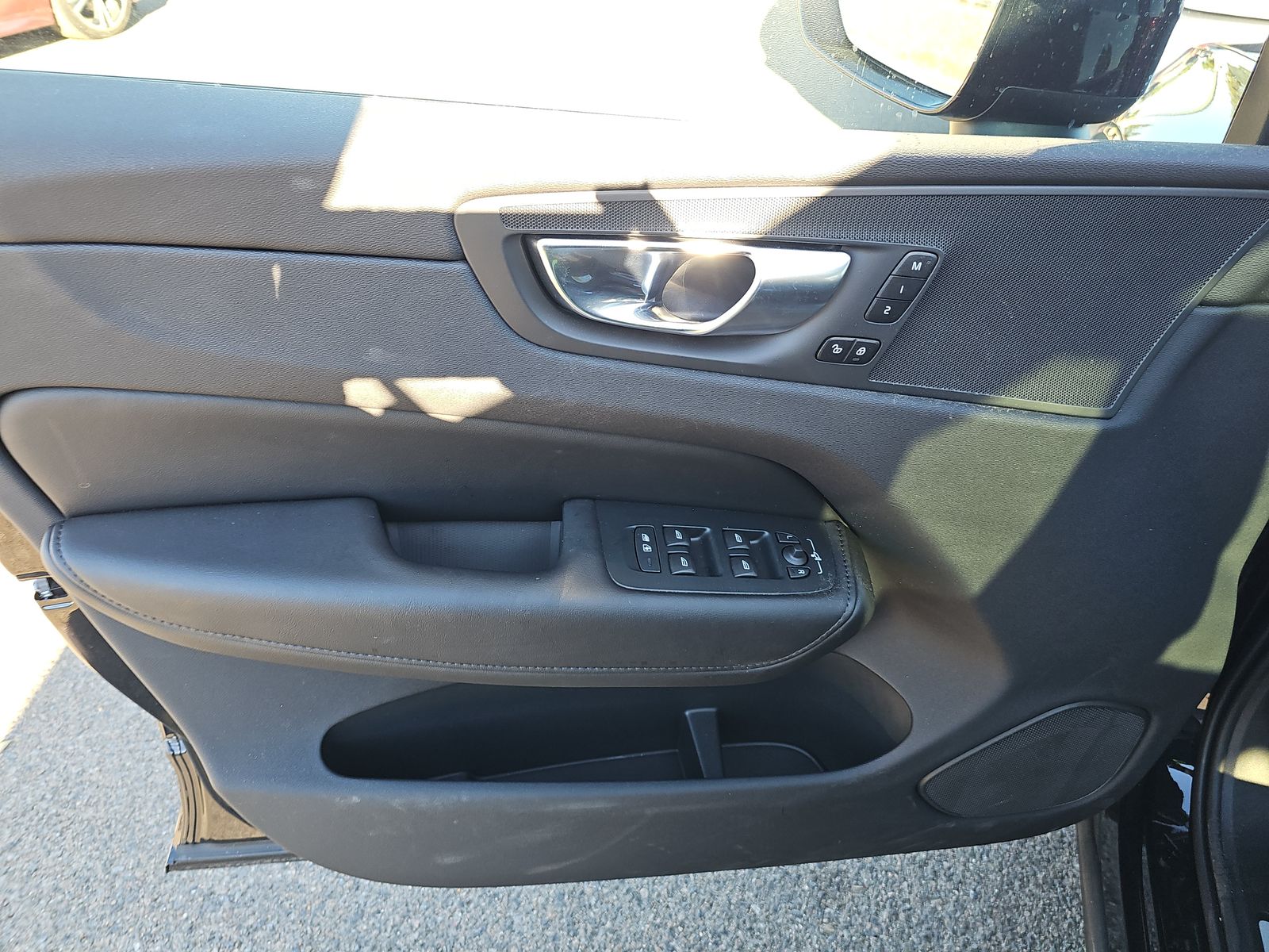 2025 Volvo XC60 B5 Plus AWD