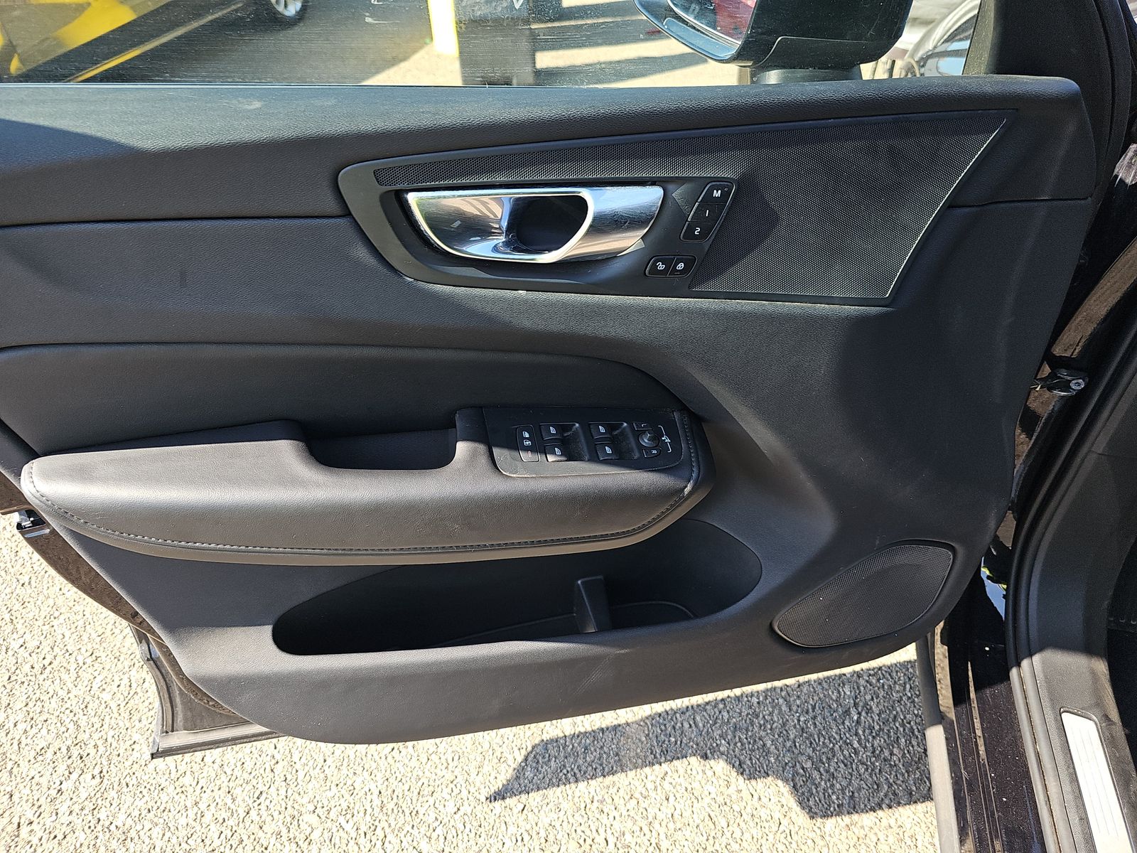 2025 Volvo XC60 B5 Plus AWD