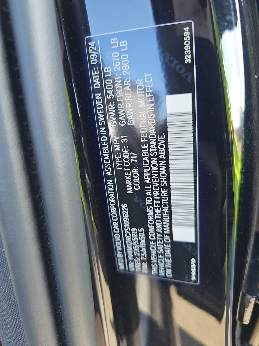 2025 Volvo XC60 B5 Plus AWD