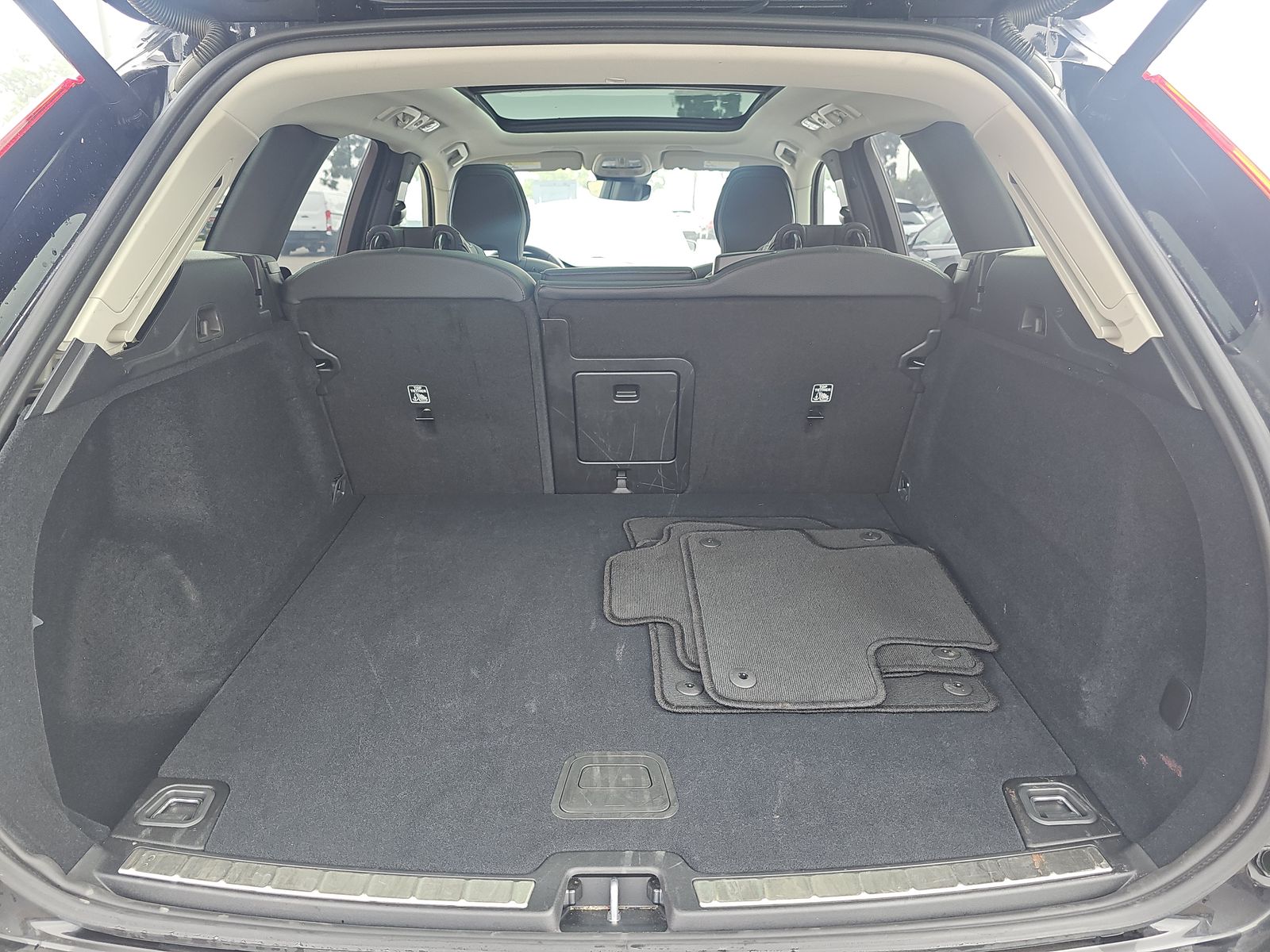 2025 Volvo XC60 B5 Plus AWD