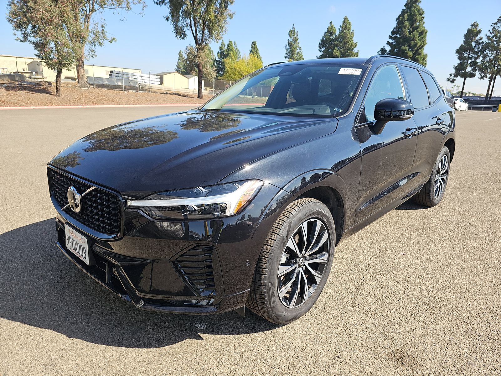 2025 Volvo XC60 B5 Plus AWD