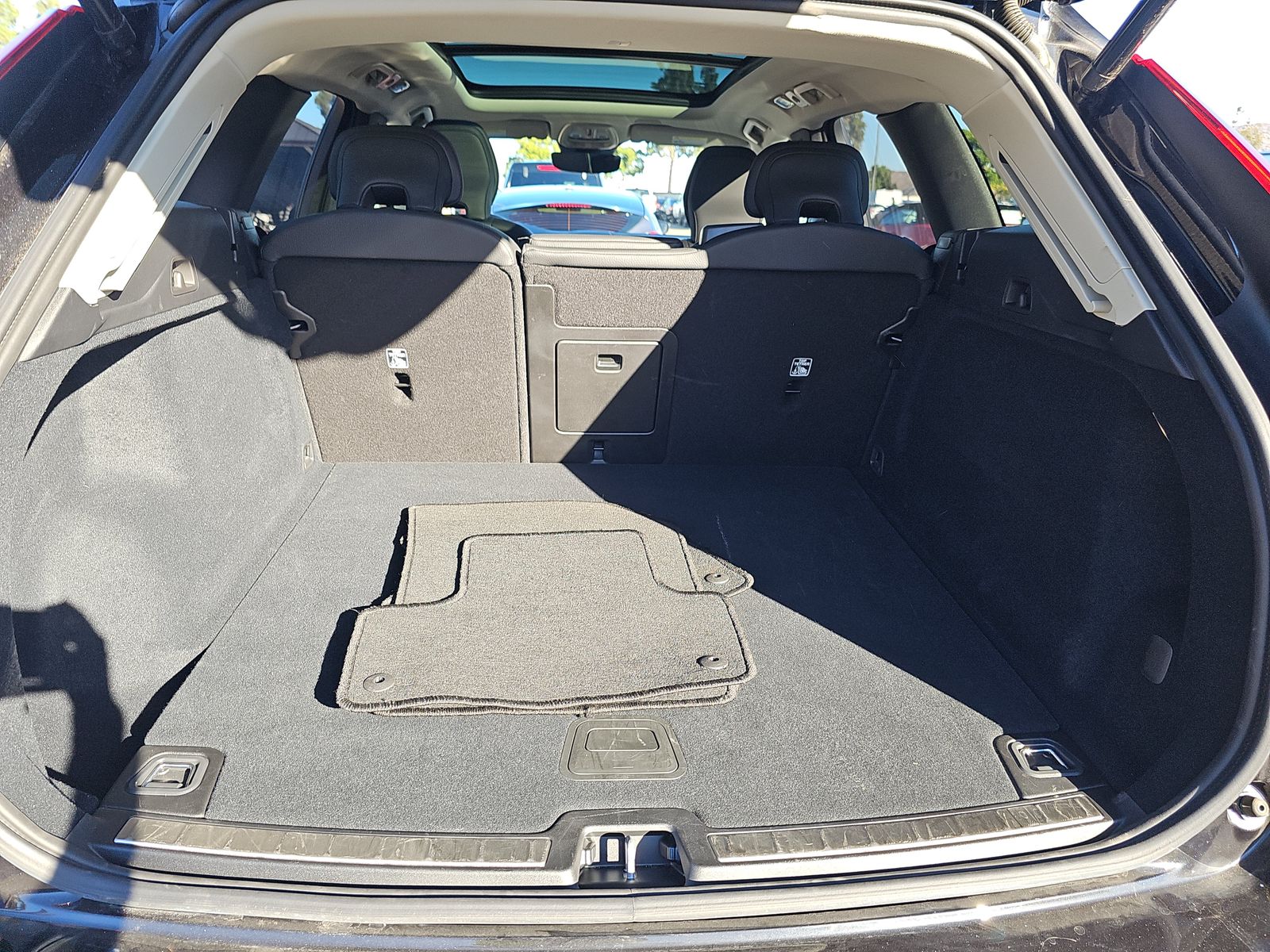 2025 Volvo XC60 B5 Plus AWD