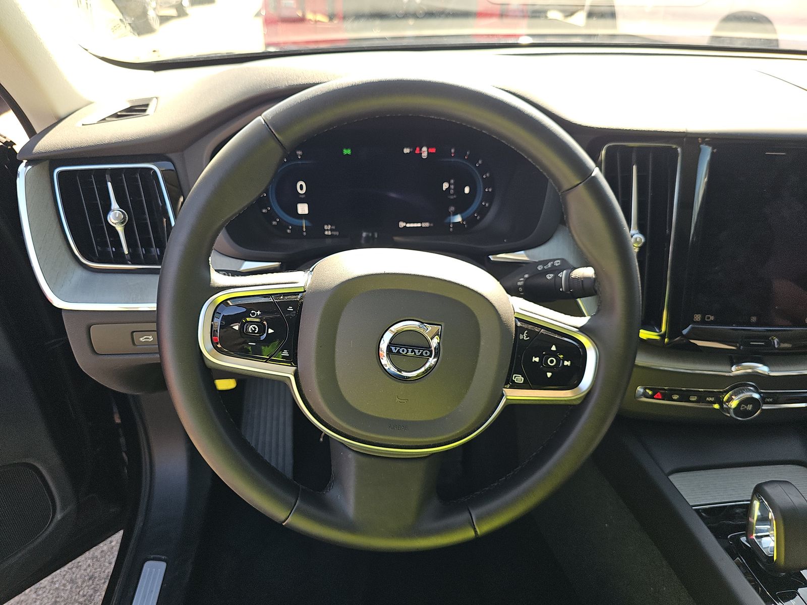 2025 Volvo XC60 B5 Plus AWD