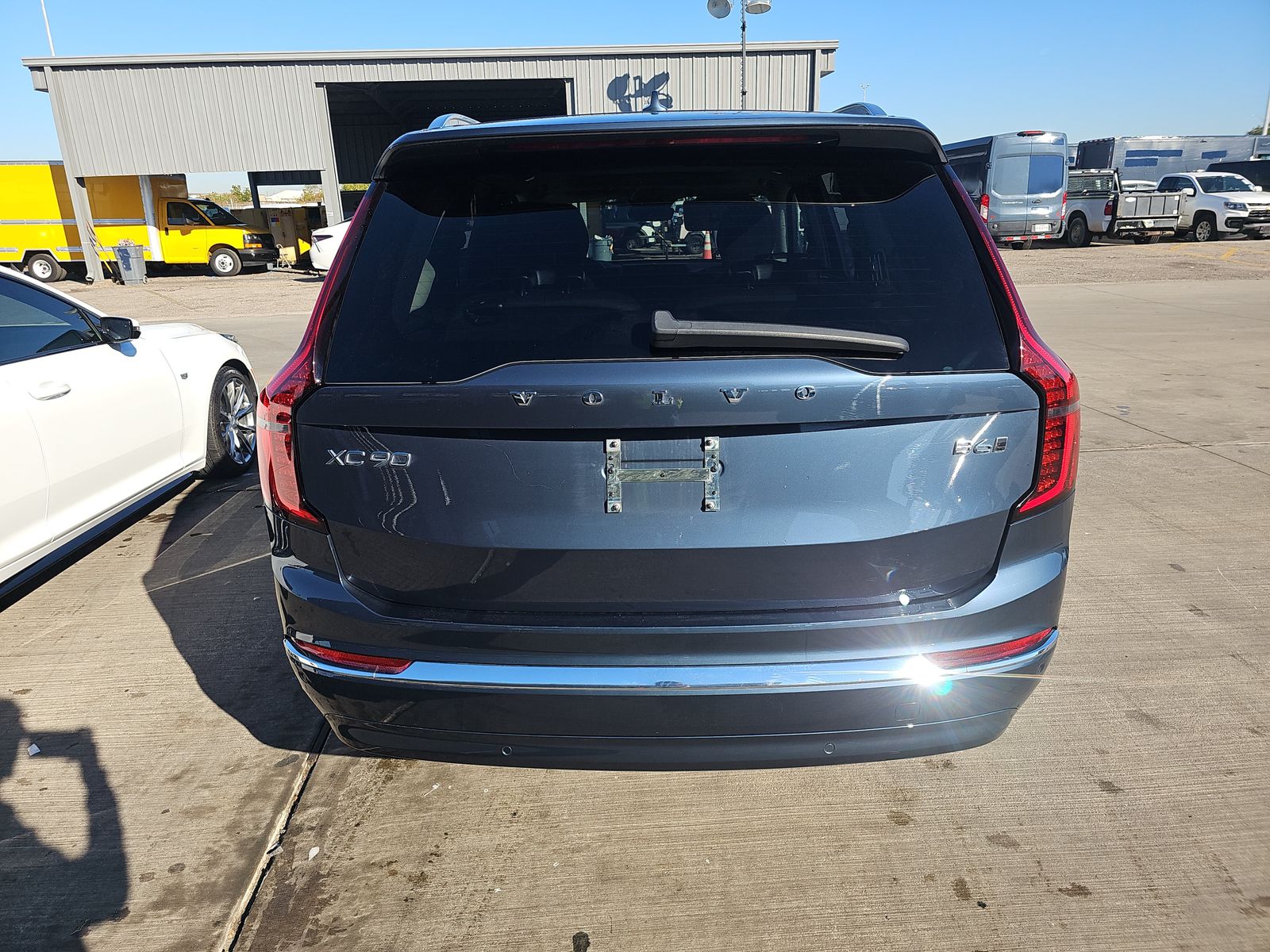 2025 Volvo XC90 B6 Plus AWD