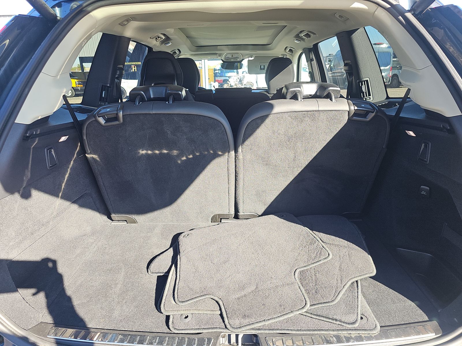 2025 Volvo XC90 B6 Plus AWD