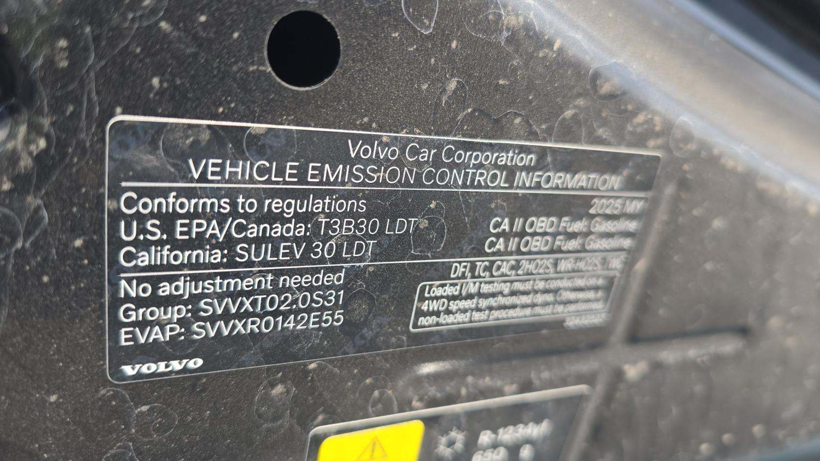 2025 Volvo XC60 B5 Plus AWD