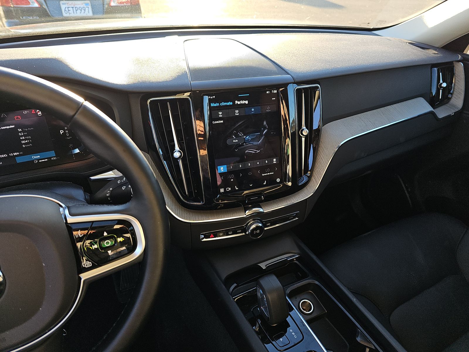 2025 Volvo XC60 B5 Plus AWD