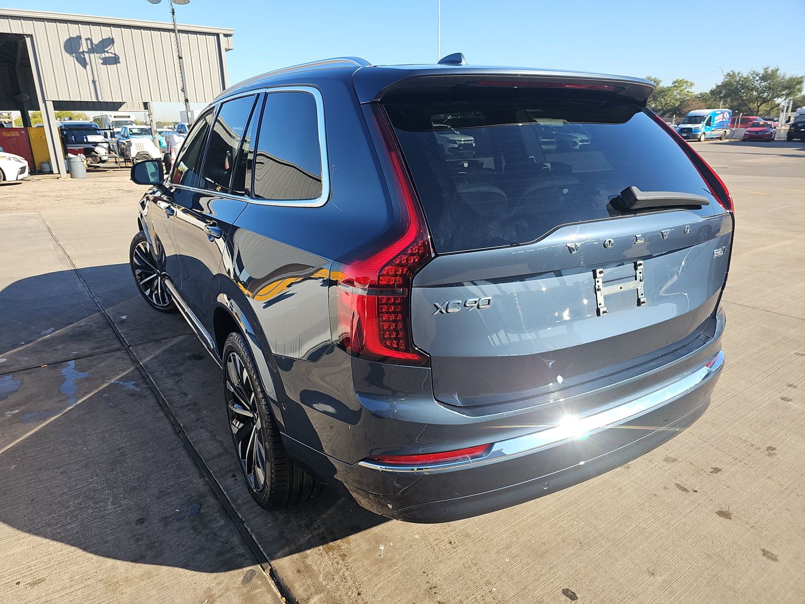 2025 Volvo XC90 B6 Plus AWD