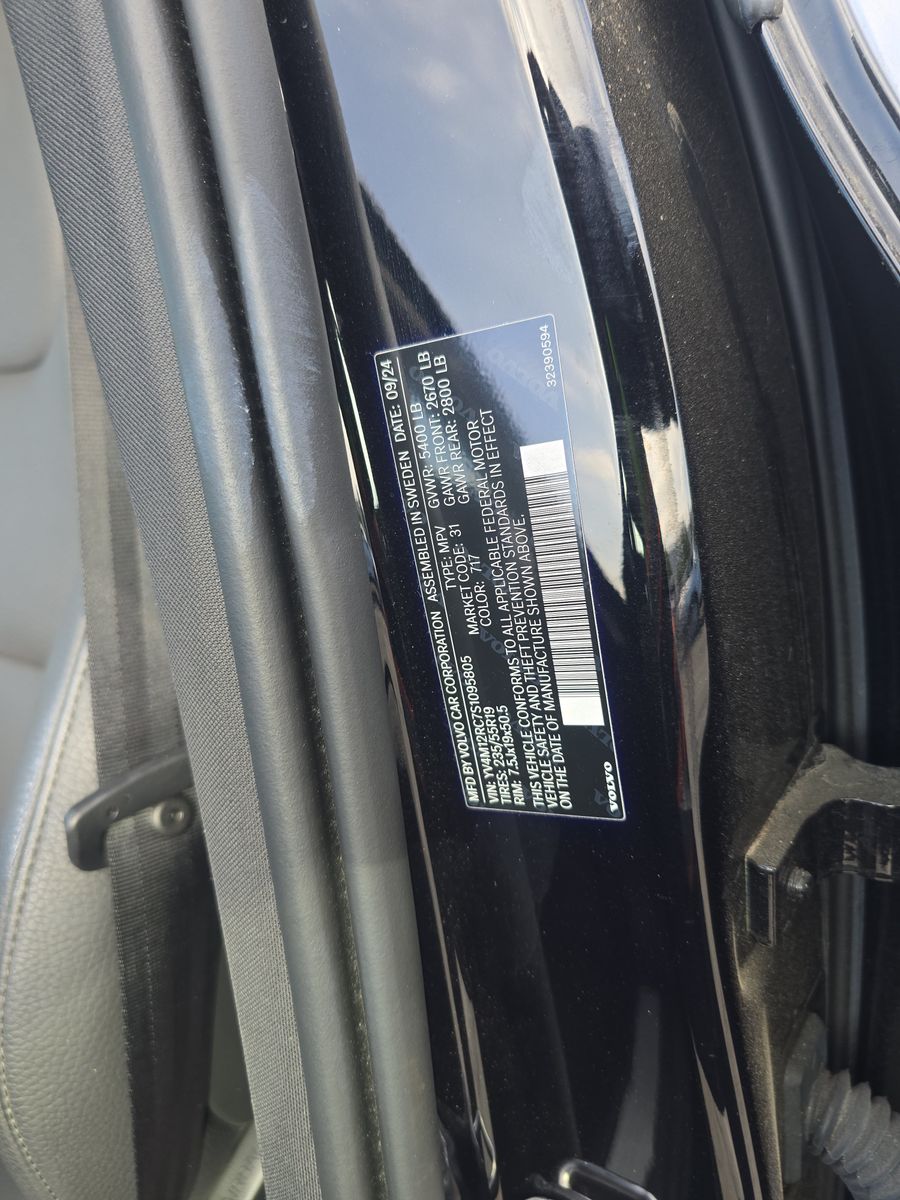 2025 Volvo XC60 B5 Plus AWD