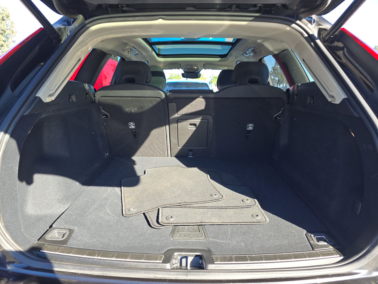 2025 Volvo XC60 B5 Plus AWD