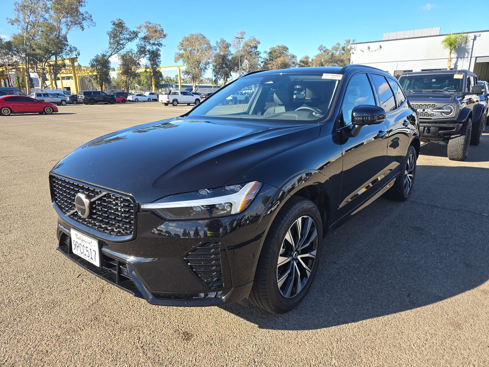 2025 Volvo XC60 B5 Plus AWD