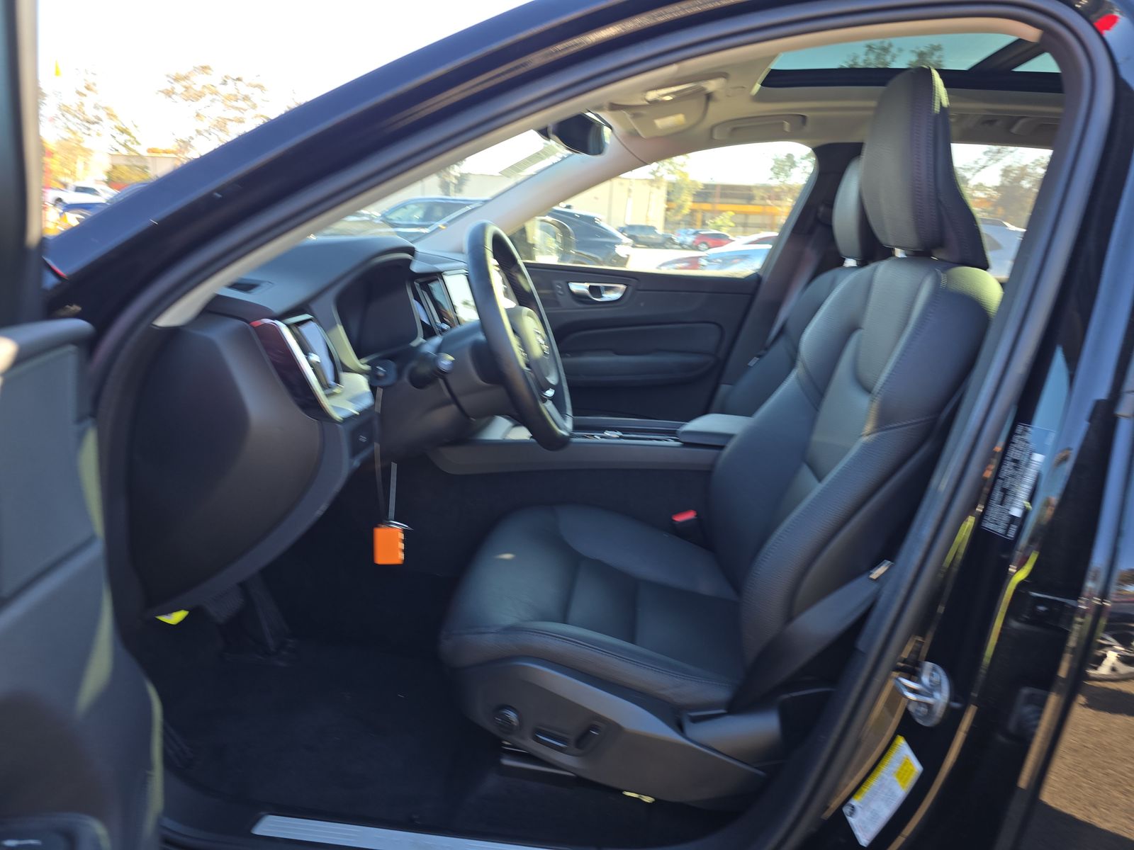 2025 Volvo XC60 B5 Plus AWD