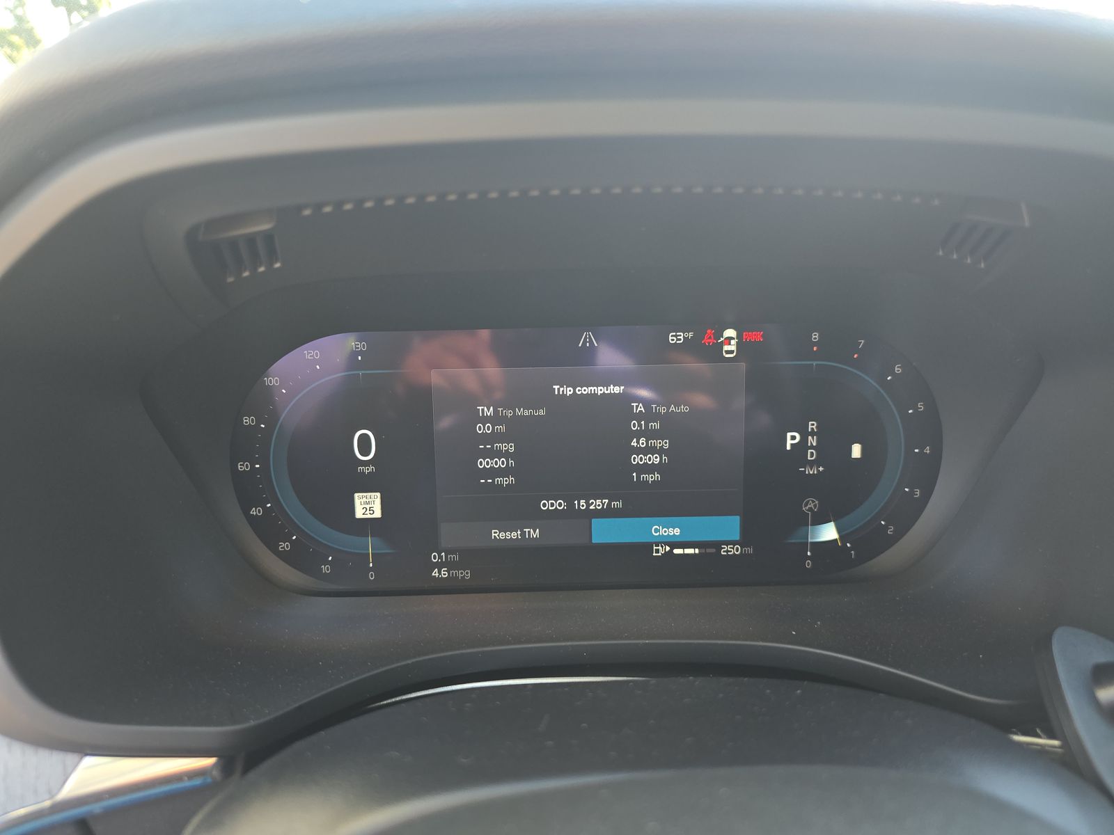 2025 Volvo XC60 B5 Plus AWD