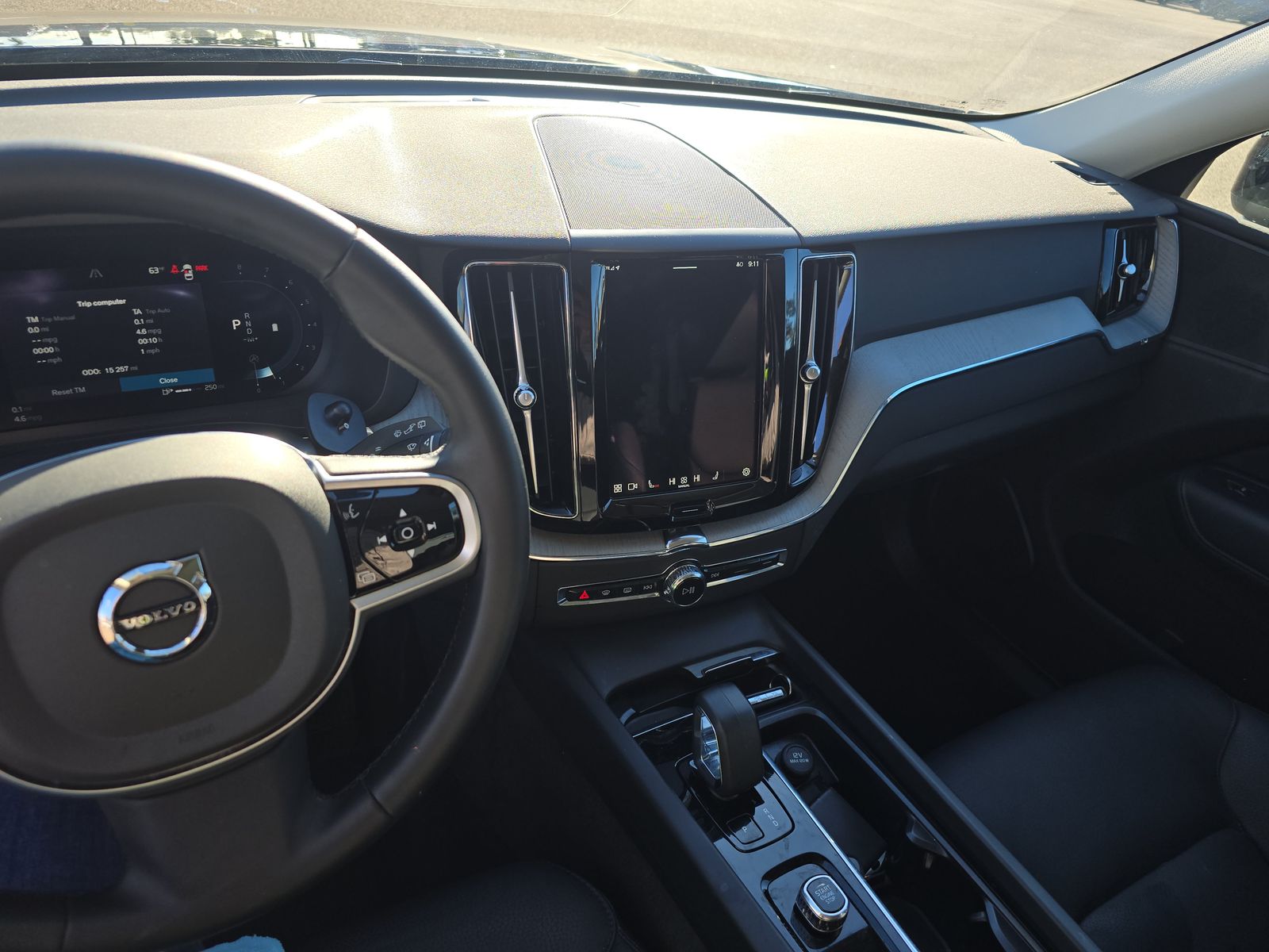 2025 Volvo XC60 B5 Plus AWD