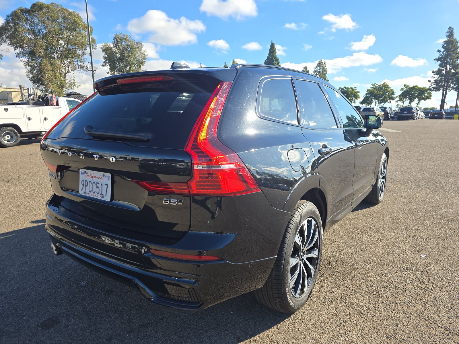 2025 Volvo XC60 B5 Plus AWD