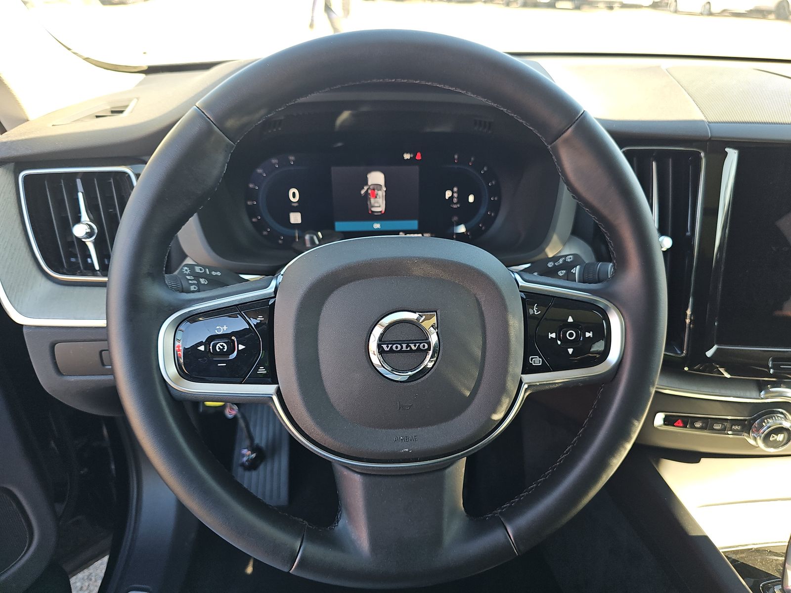 2025 Volvo XC60 B5 Plus AWD