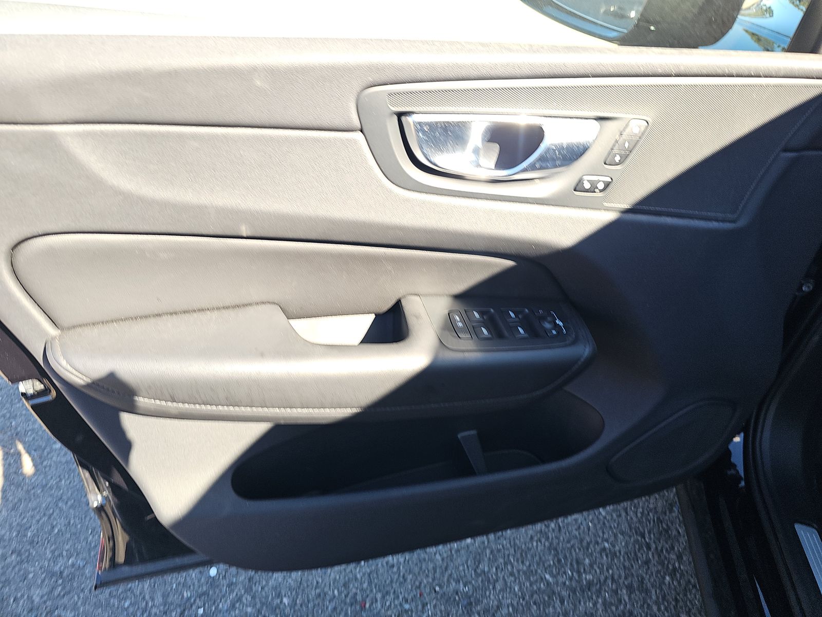 2025 Volvo XC60 B5 Plus AWD