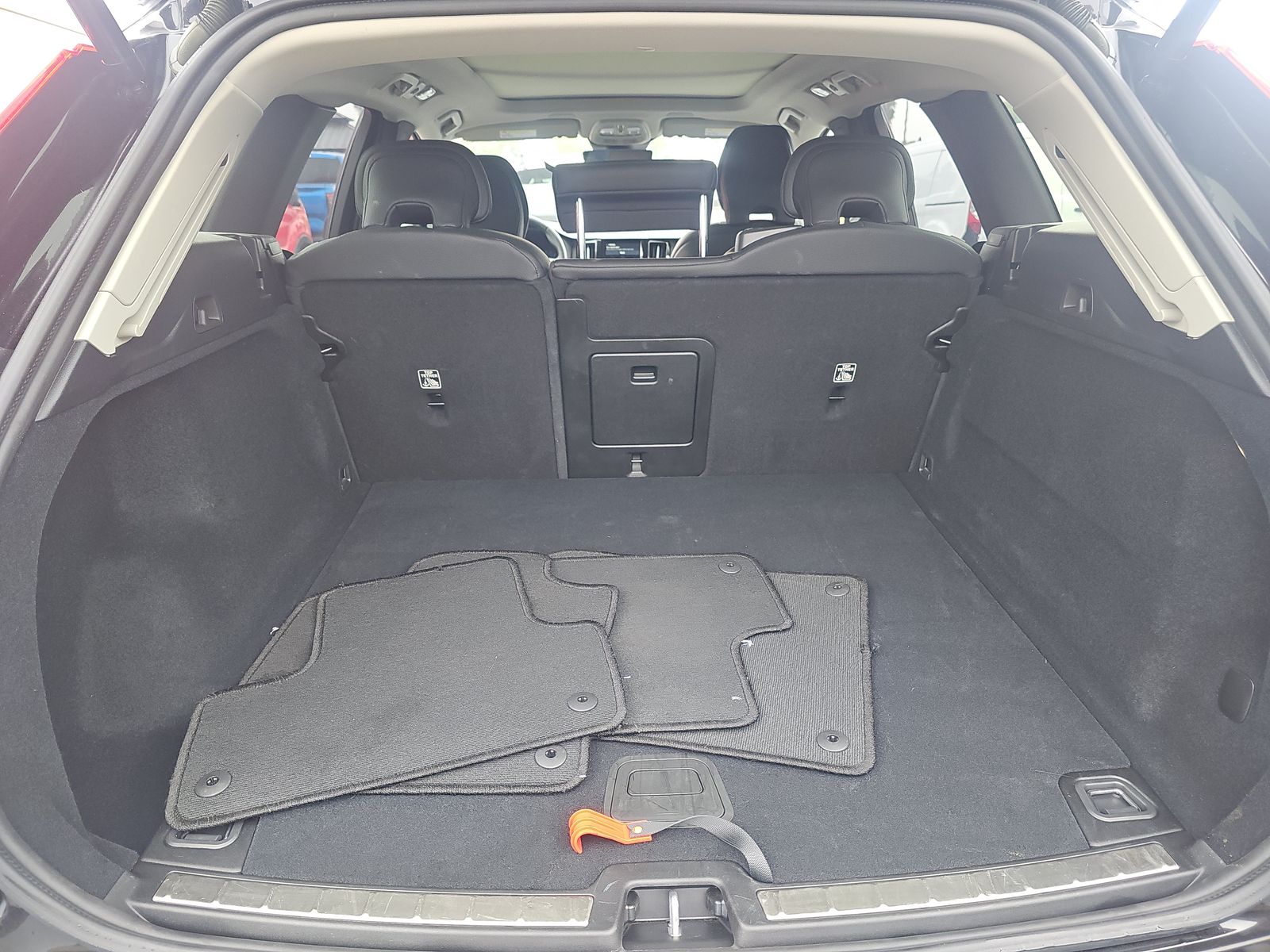 2025 Volvo XC60 B5 Plus AWD