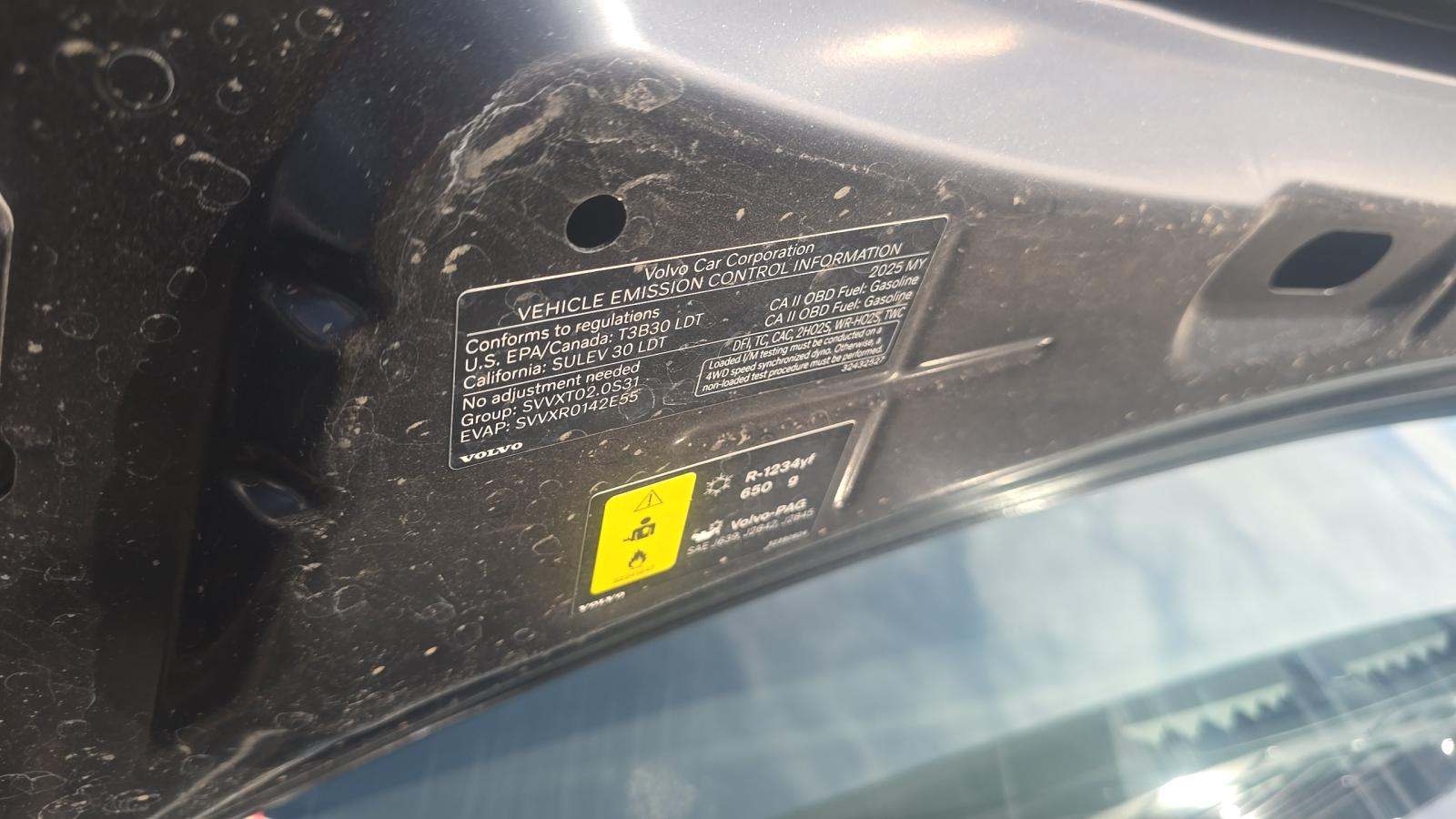 2025 Volvo XC60 B5 Plus AWD