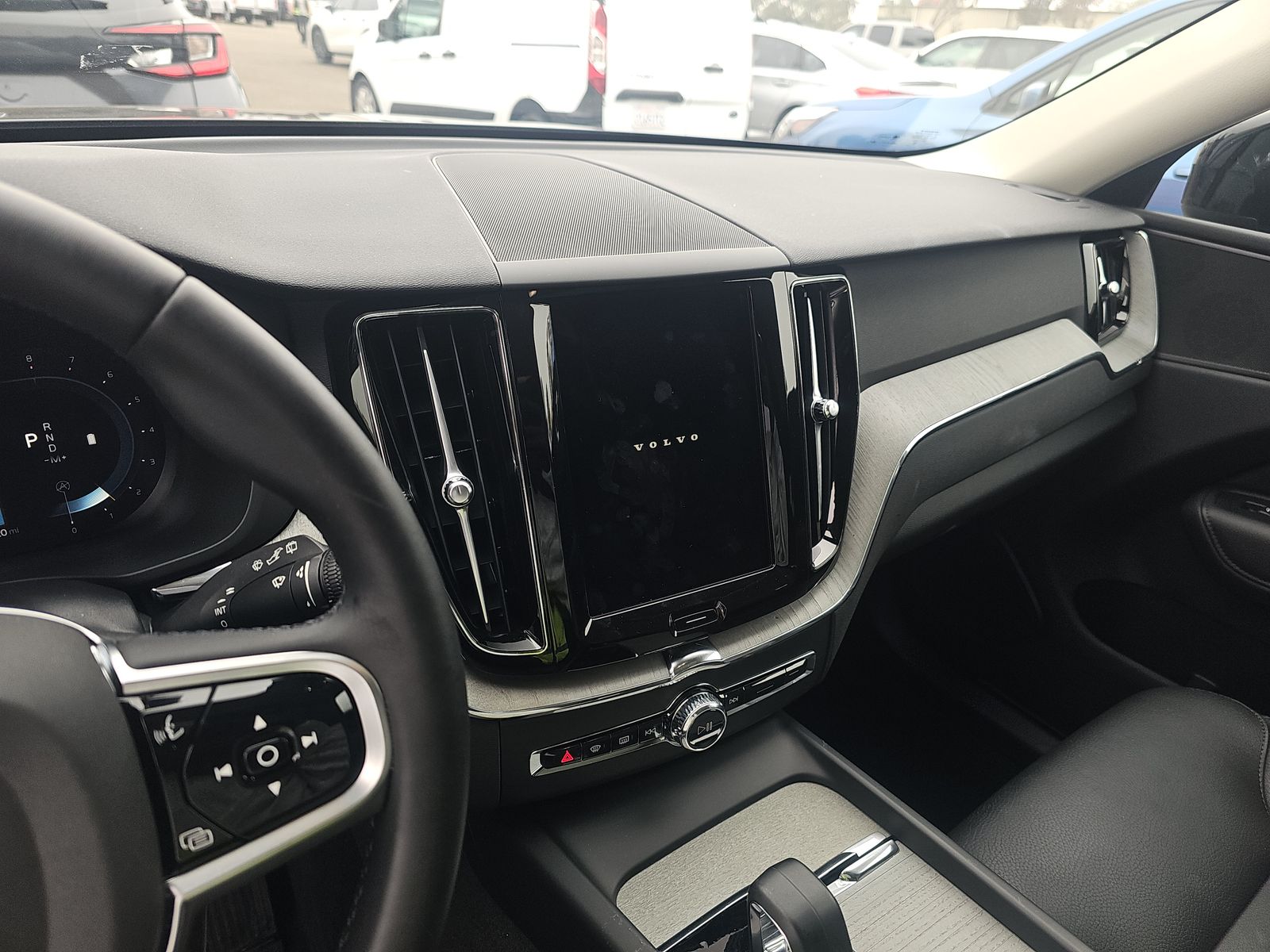 2025 Volvo XC60 B5 Plus AWD