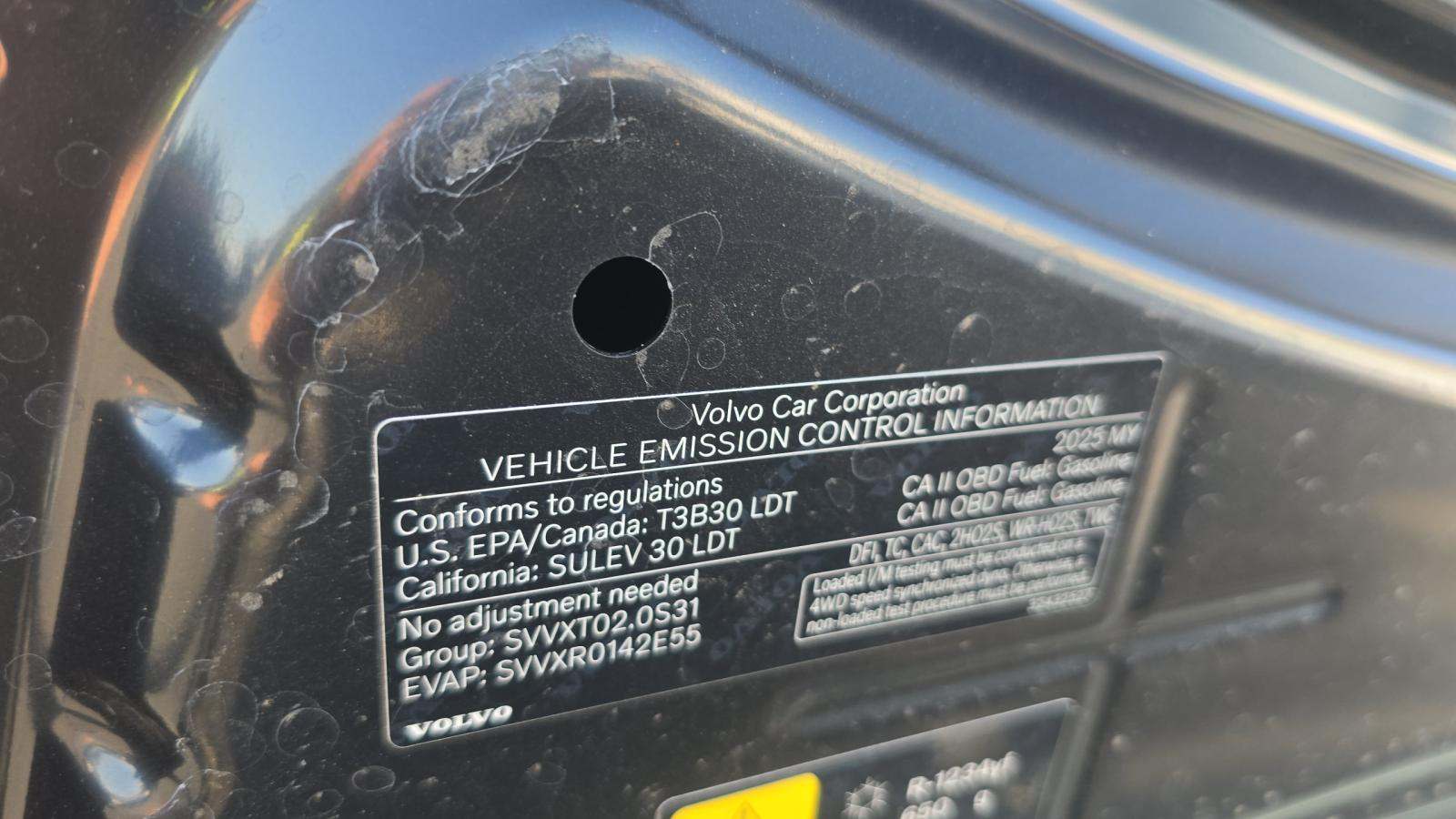 2025 Volvo XC60 B5 Plus AWD